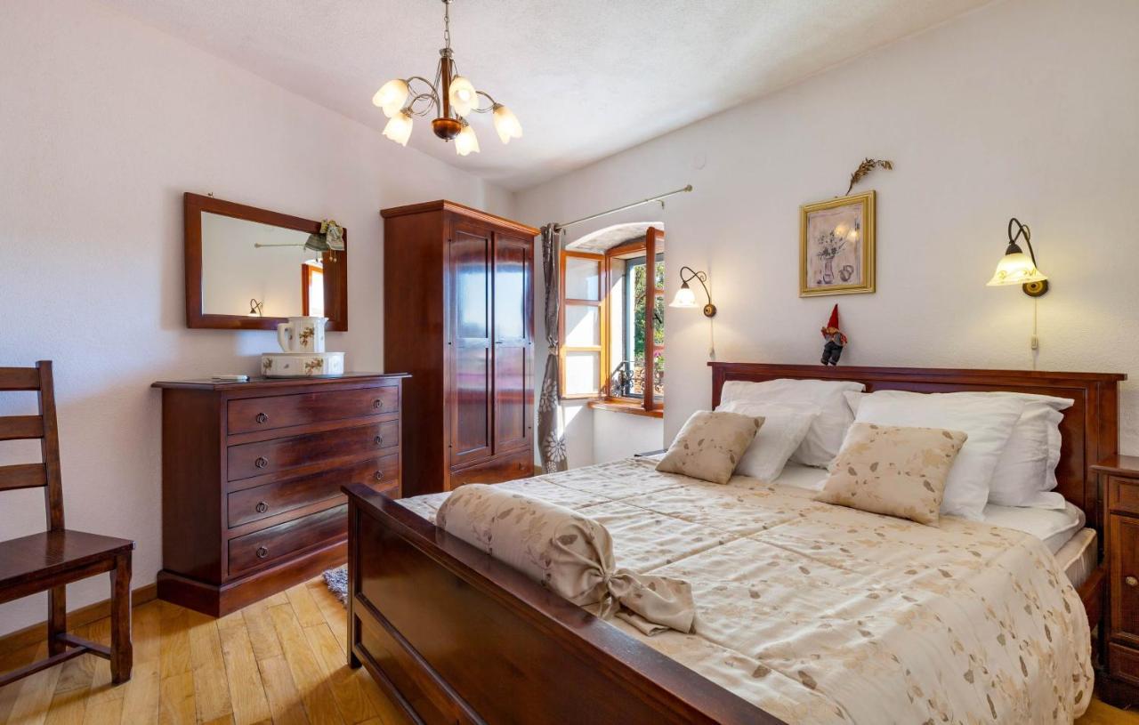 Villa Vicina Heritage Villa For 9,Milna - Close To Restaurants And Shops Luaran gambar