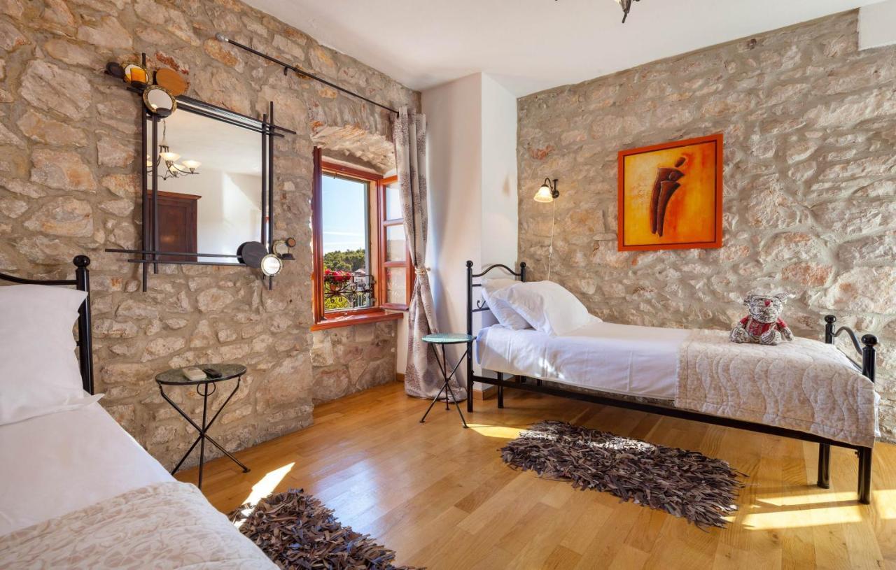 Villa Vicina Heritage Villa For 9,Milna - Close To Restaurants And Shops Luaran gambar