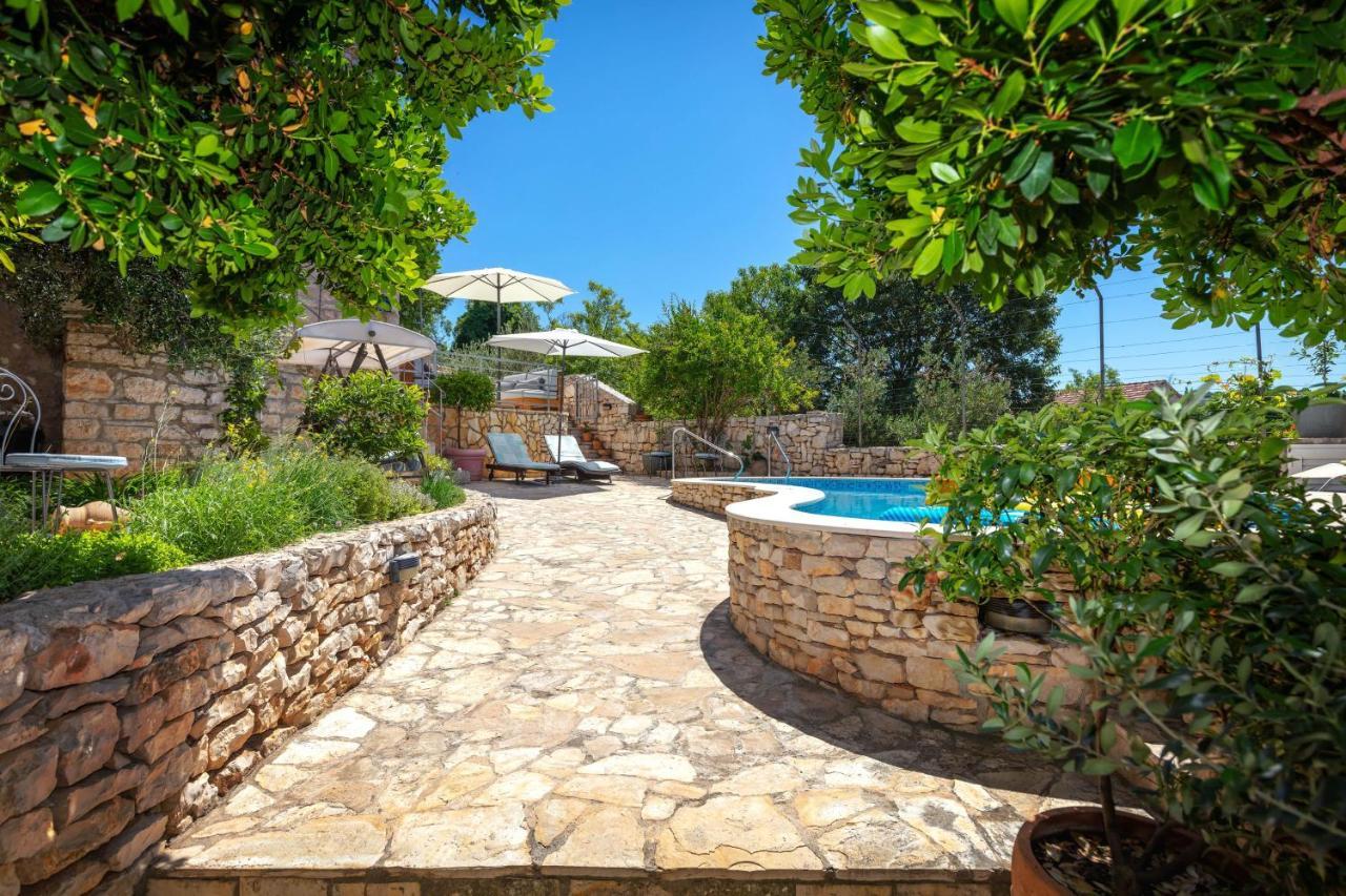 Villa Vicina Heritage Villa For 9,Milna - Close To Restaurants And Shops Luaran gambar