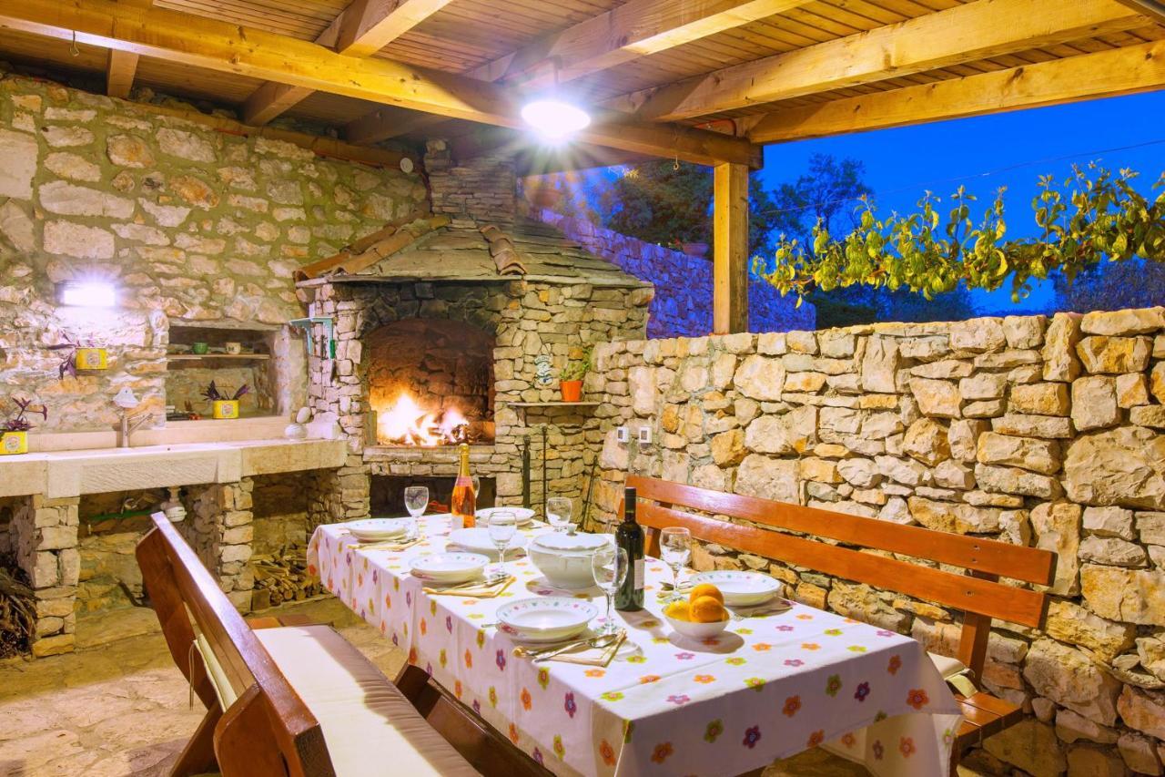 Villa Vicina Heritage Villa For 9,Milna - Close To Restaurants And Shops Luaran gambar